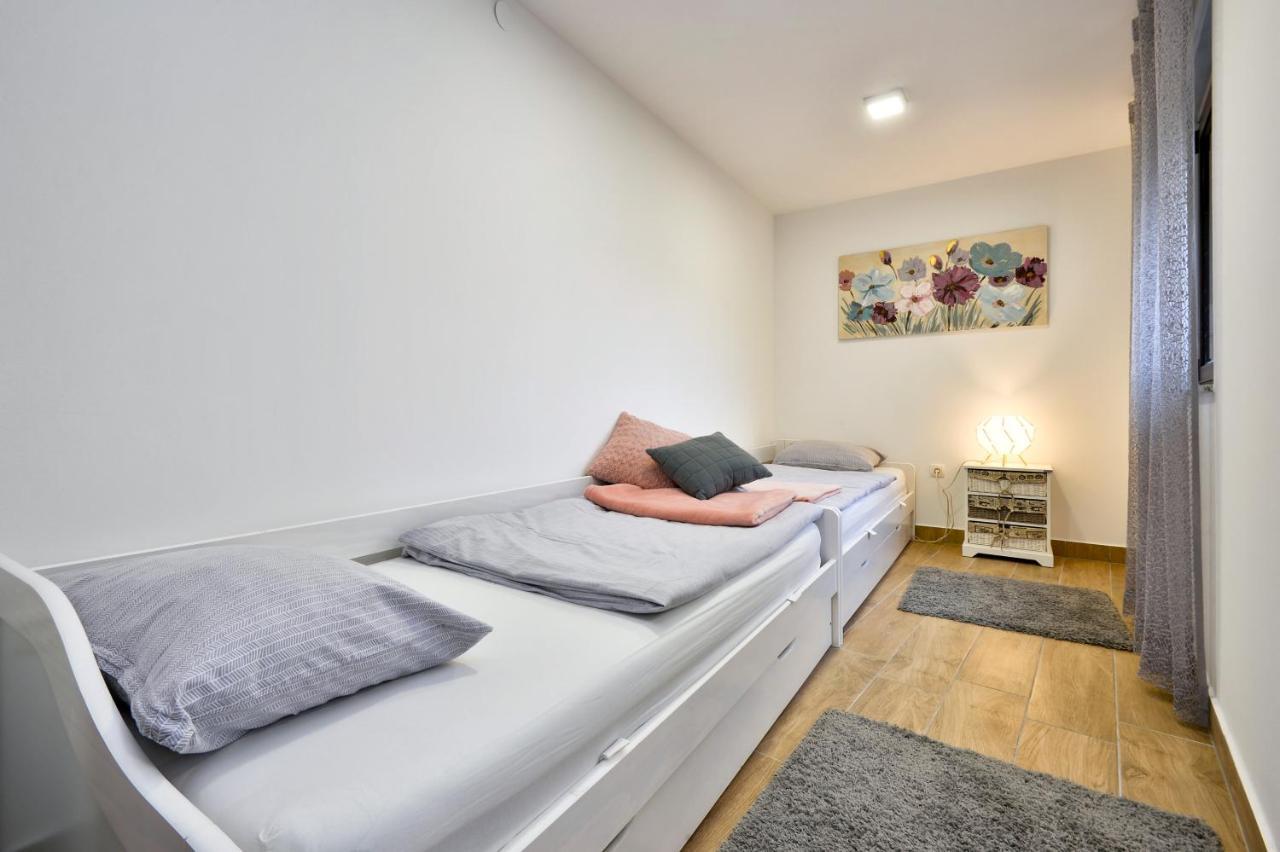 Florek & Florica Apartment Križevci المظهر الخارجي الصورة